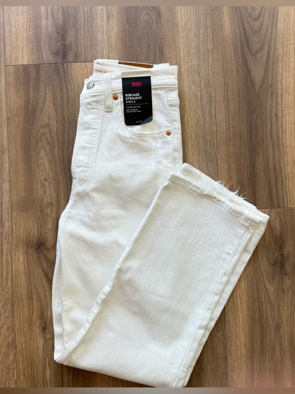 NWT Levi’s Ribcage Ankle Straight jeans
